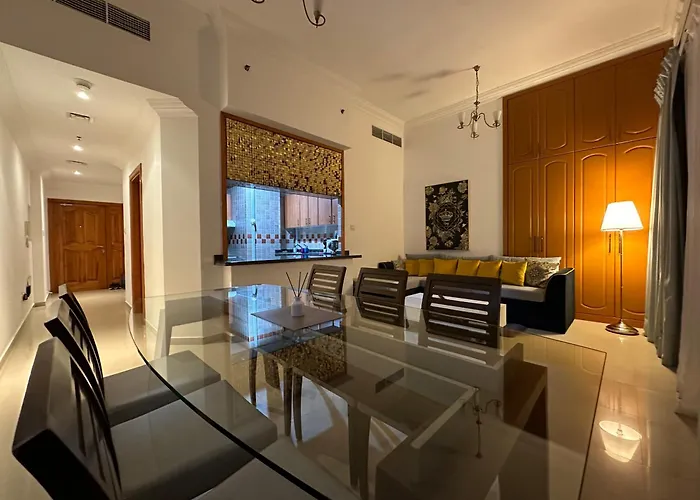 2 Bedroom Apartment With A Beautiful View Of The Marina Minimum 5 Night