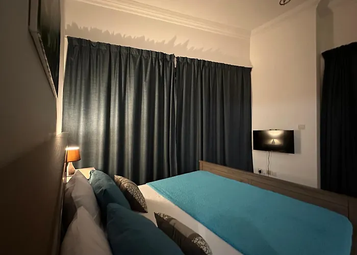 2 Bedroom Apartment With A Beautiful View Of The Marina Minimum 5 Night